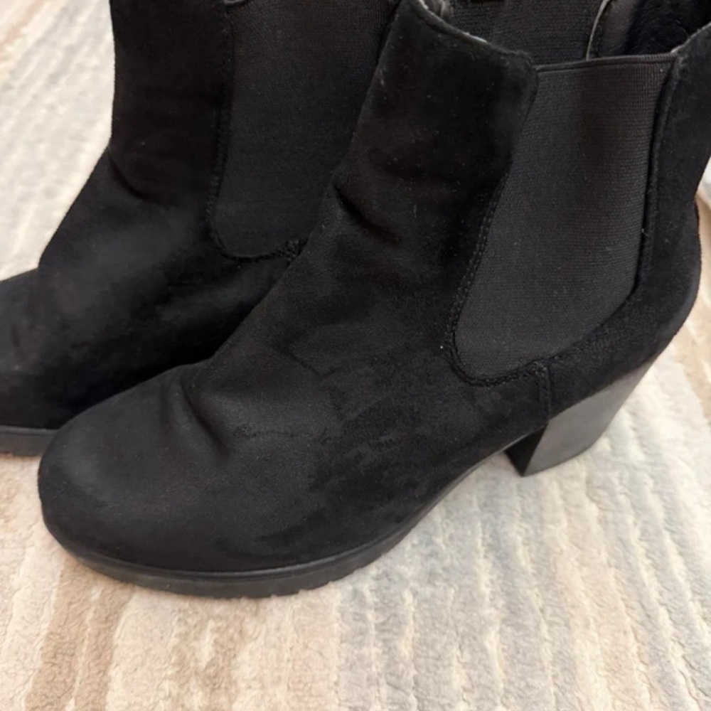 Dream Pairs Elegant Black Heeled Boots